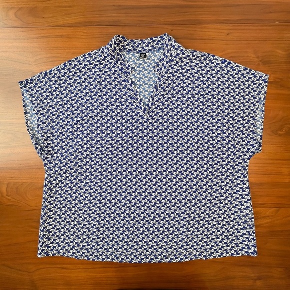 SHEIN Curve Blue & White Geometric Print Blouse – Size 4XL - Picture 3 of 10